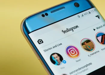 How to Add Multiple Photos to Instagram Story?