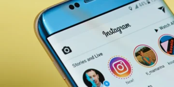 How to Add Multiple Photos to Instagram Story?