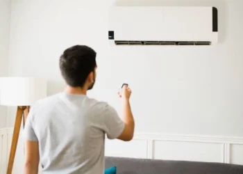Why Your Air Conditioner Keeps Shutting Off: A Homeowner’s Diagnostic Guide