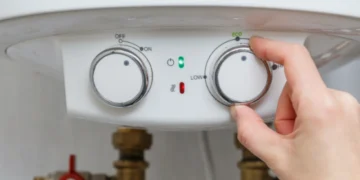 How Hard Water Scaling Forces Premature Water Heater Replacement in San Antonio, TX